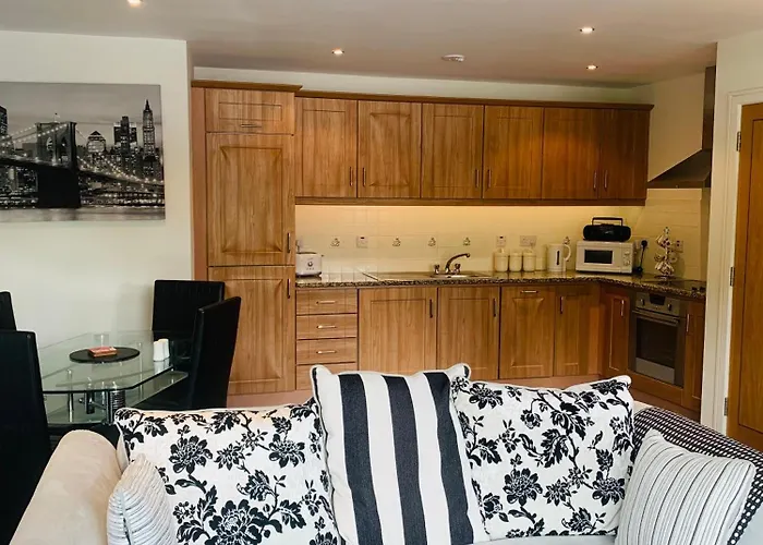 Courthouse View Penthouse 1 Apartment *